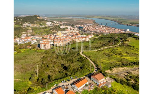 Land in Vila Franca de Xira, Lissabon, Portugal 1