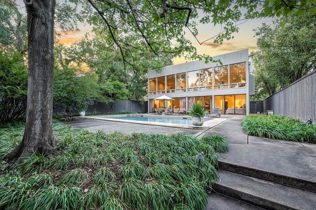 Classic And Modern Masterpiece In Southampton In Houston, Texas, United