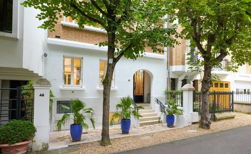 House in Paris, Île-de-France, France 1