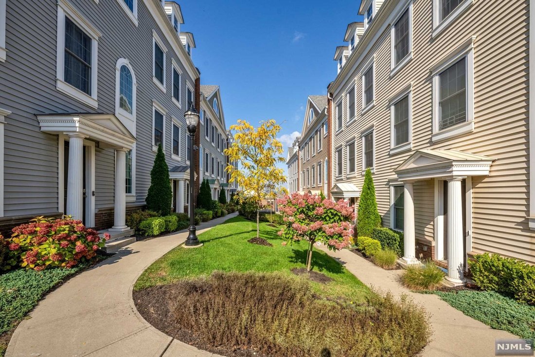 189 Roosevelt Drive In Wood Ridge, New Jersey, United States For Sale