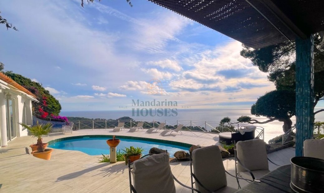Luxury Beachfront Villa In Private In Tossa De Mar, Catalonia, Spain