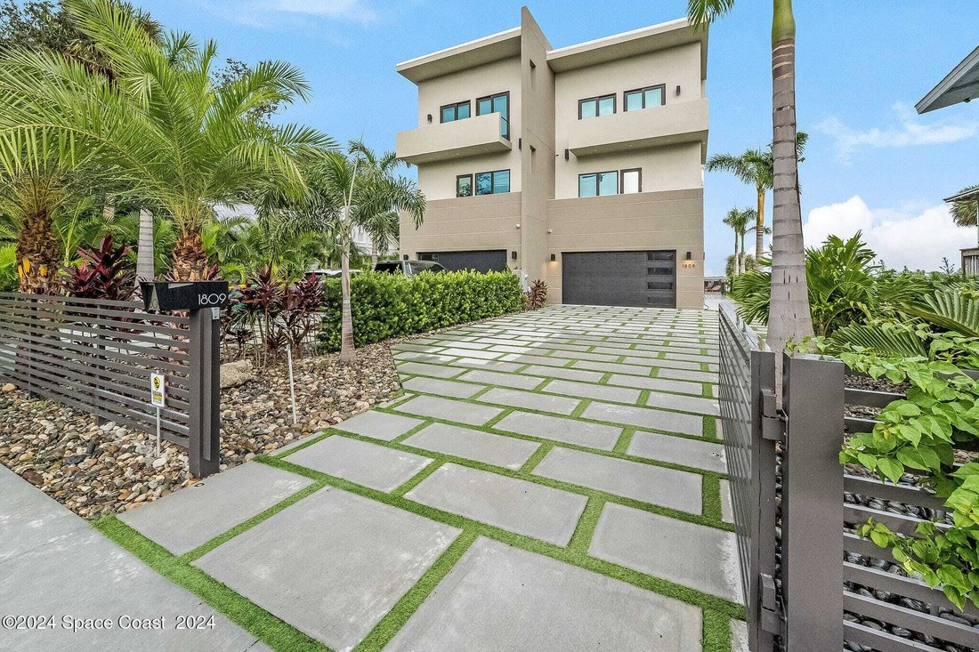 Fully Furnished 2023 Built Modern In Melbourne, Florida, United States