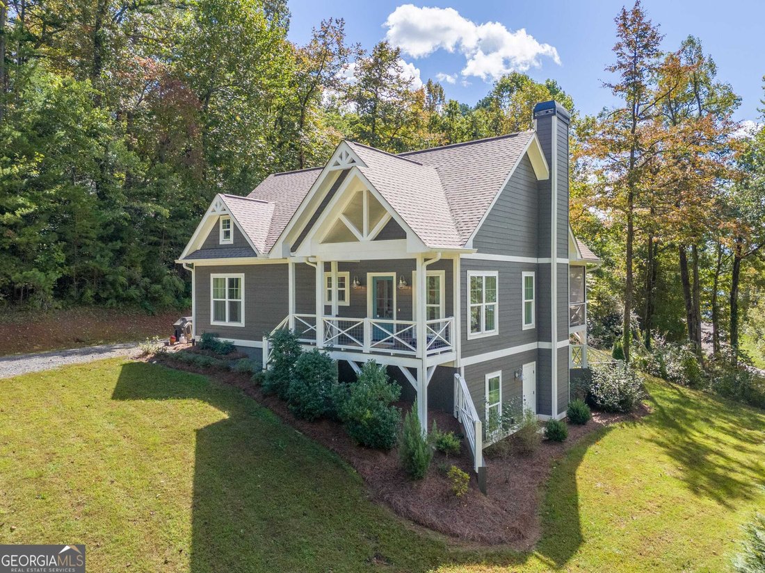 Charming Cottage With Lakeside Pavilion On In Tiger, United