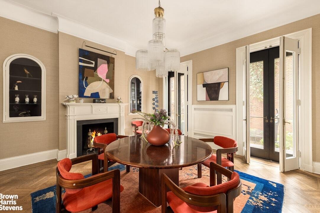 Five Bedroom Townhouse For Rent In In New York, New York, United States