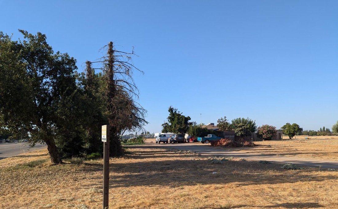 Sanger, California, United States 3 - 14784872