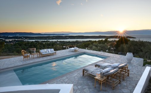 Villa in Koinotita Kranidiou, Kranidi, Greece 1