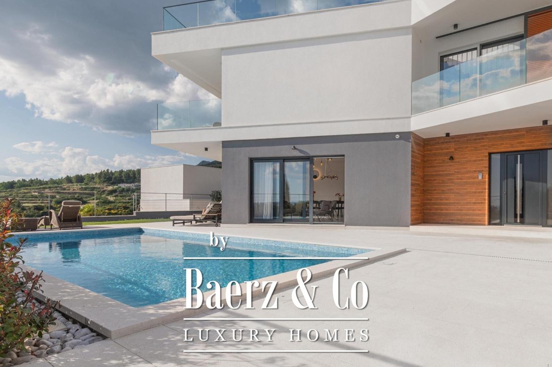 Villa in Miljevac, Split-Dalmatia County, Croatia 1 - 14786454