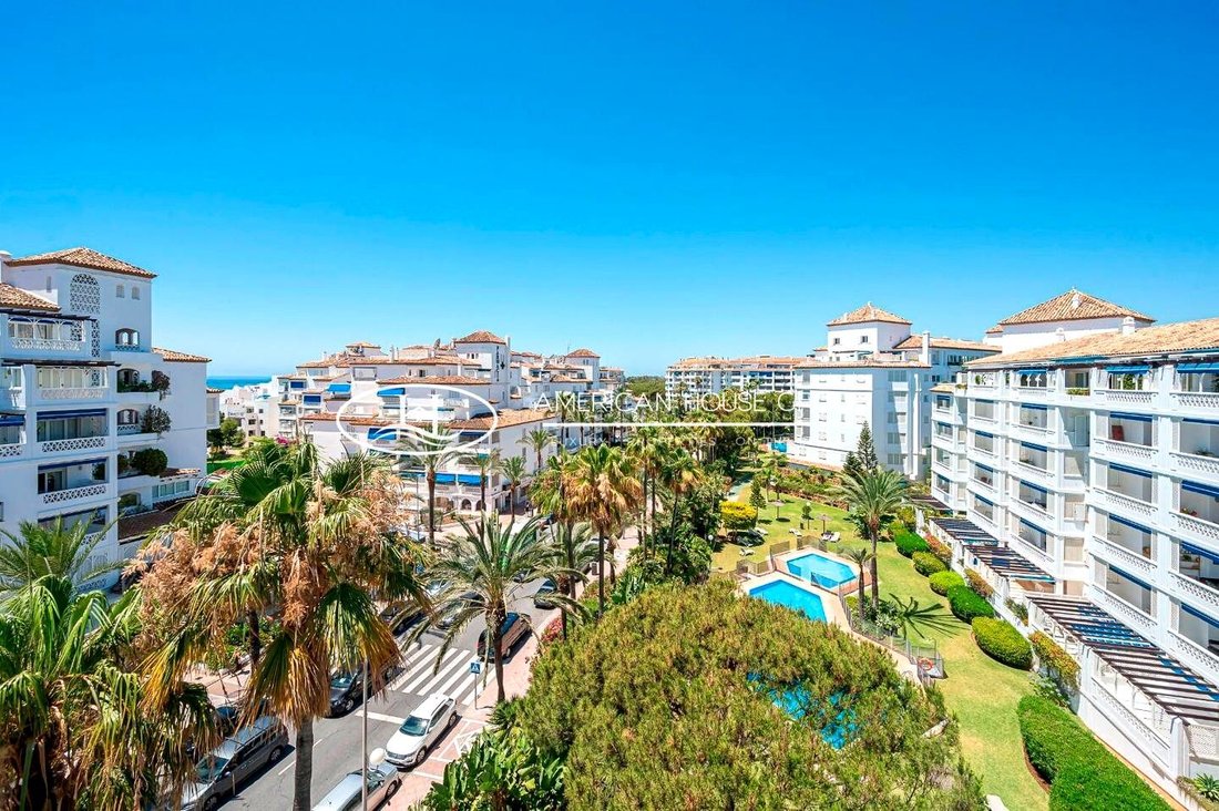 Apartment in Puerto Banus, Marbella, Spain 5 - 14787649
