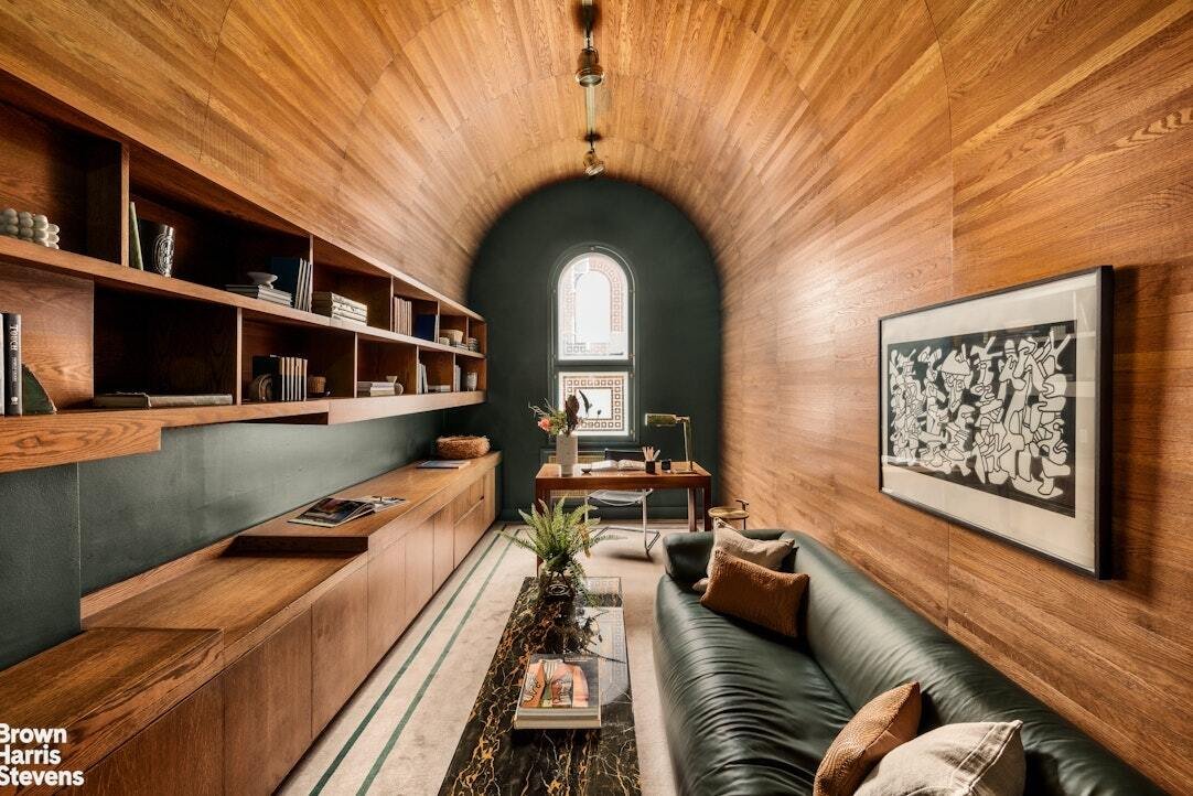 Five Bedroom Townhouse For Rent In In New York, New York, United States