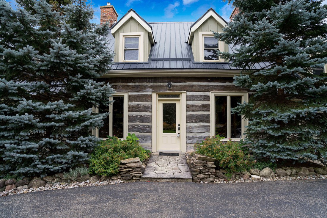 Stunning Country Home In Mansfield, Ontario, Canada For Sale (14785079)