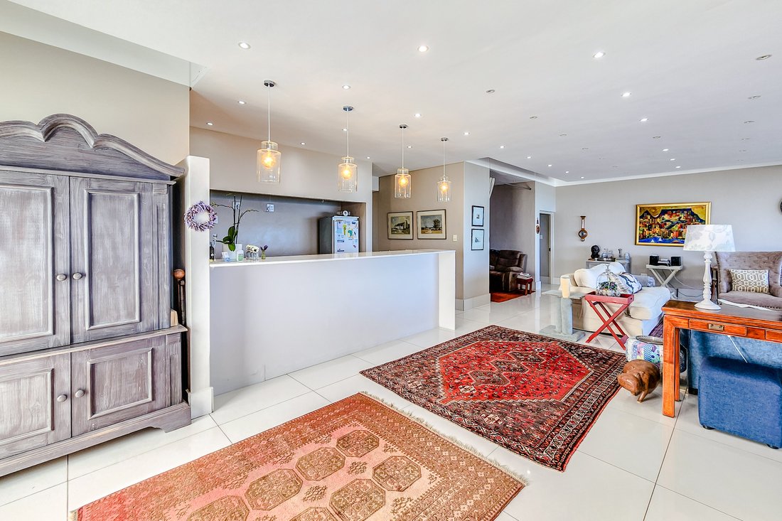 House in Camps Bay, Cape Town, South Africa 4 - 14788133