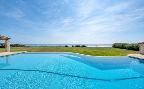 House in Sainte-Marie-de-Ré, Nouvelle-Aquitaine, France 1
