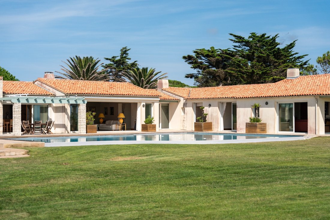 House in Sainte-Marie-de-Ré, Nouvelle-Aquitaine, France 4 - 14788333