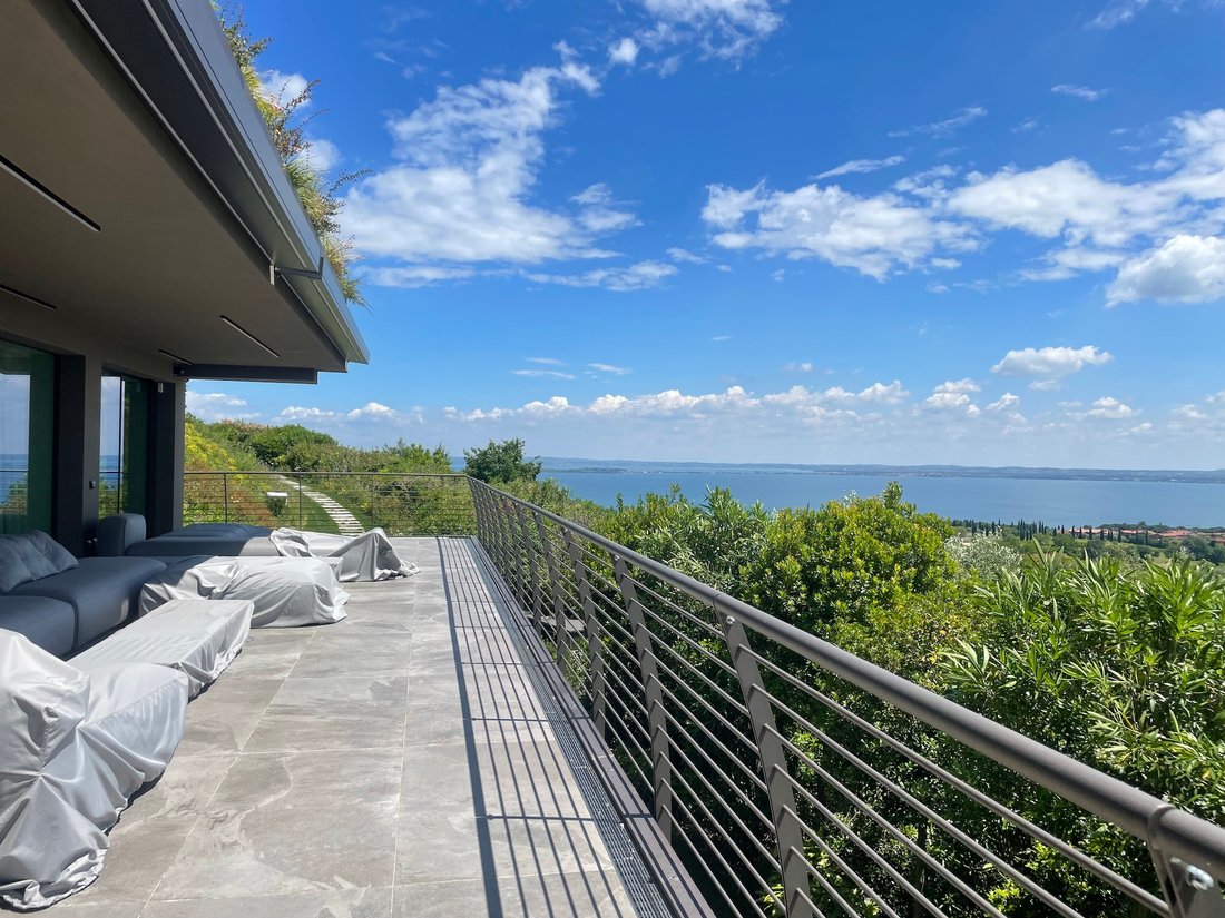 Villa in Hill Zone, Padenghe sul Garda, Lombardy 4 - 14788260