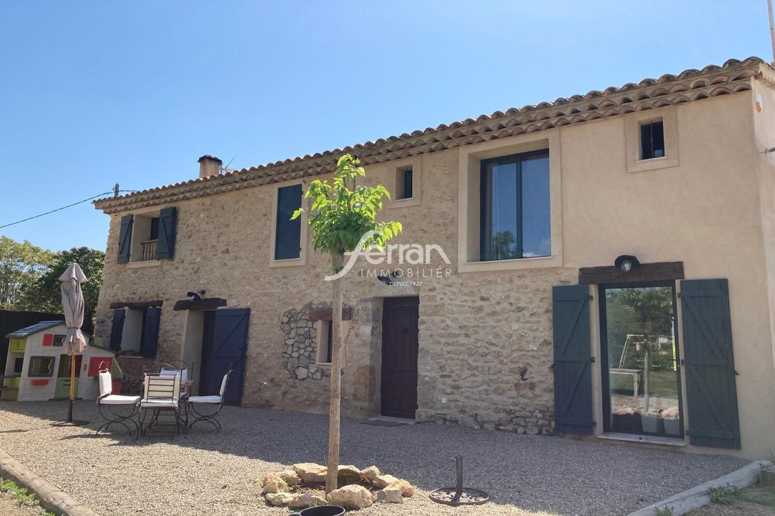 À Vendre à St In Saint Antonin Du Var, Provence Alpes Côte D'azur