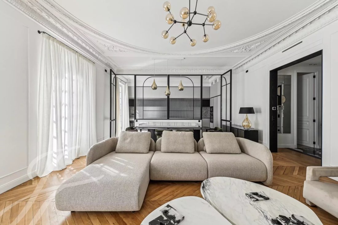 Paris 16 / Rue De La Pompe 4 Rooms In Paris, île De France, France For