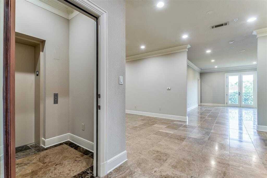 Luxury Condominium At The Park Highlander In Dallas, Texas, United