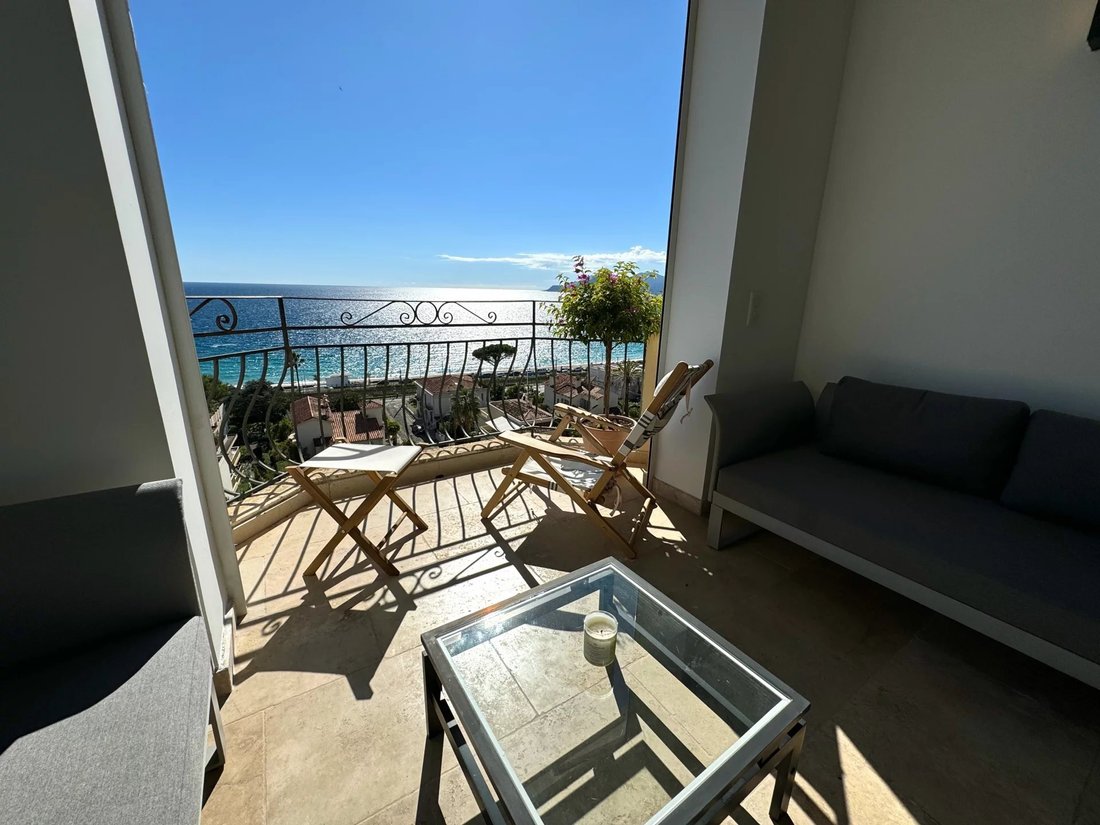 Attractive 3 Room Flat With Sea In Cannes, Provence Alpes Côte D'azur