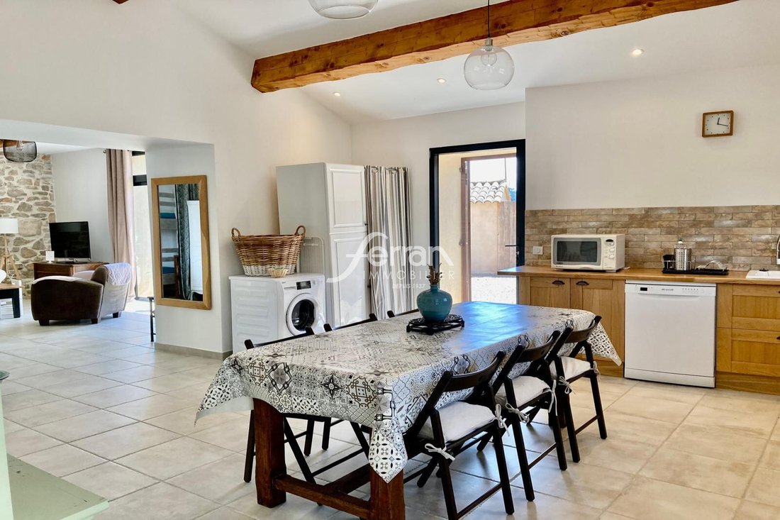 À Vendre à St In Saint Antonin Du Var, Provence Alpes Côte D'azur