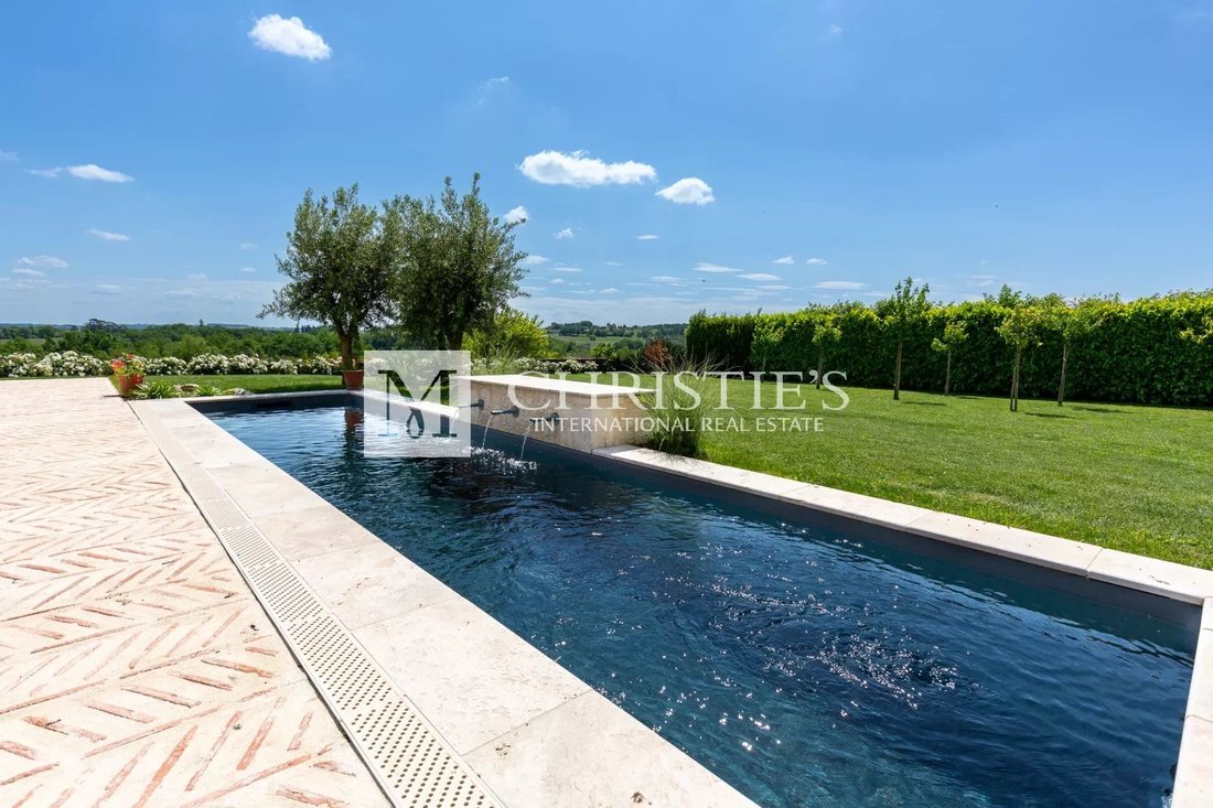 The South Tower A History Etched In In Bergerac, Nouvelle Aquitaine