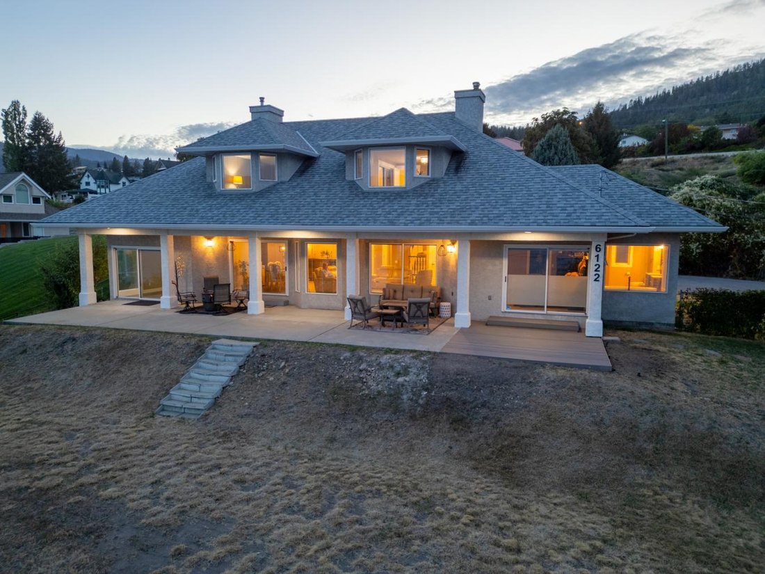 6122 Lipsett Avenue In Peachland, British Columbia, Canada For Sale