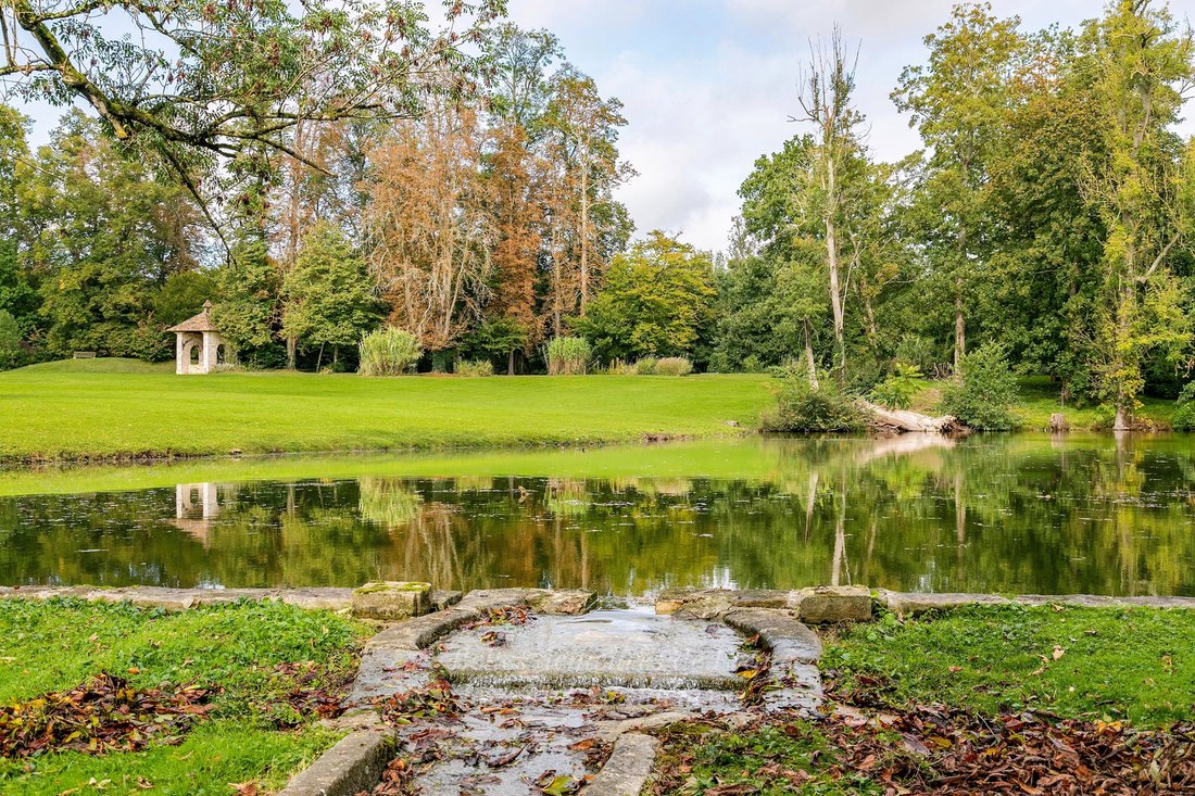 Sumptuous 18th Century Château With 70 In Charron, Nouvelle Aquitaine