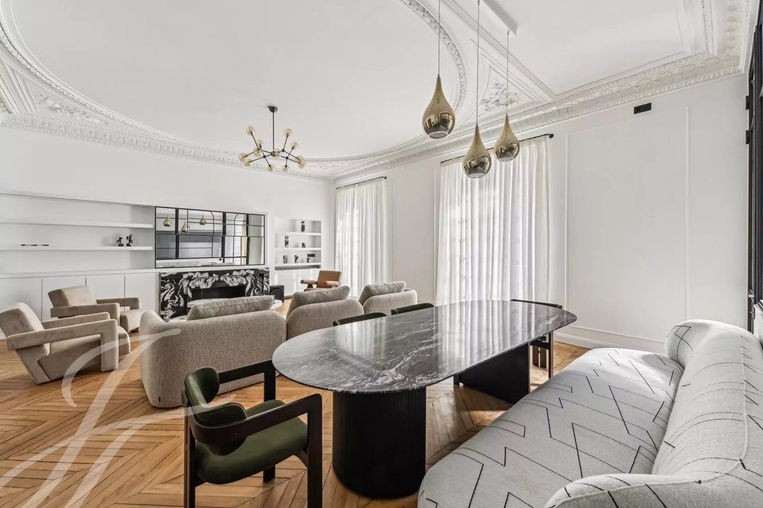 Paris 16 / Rue De La Pompe 4 Rooms In Paris, île De France, France For