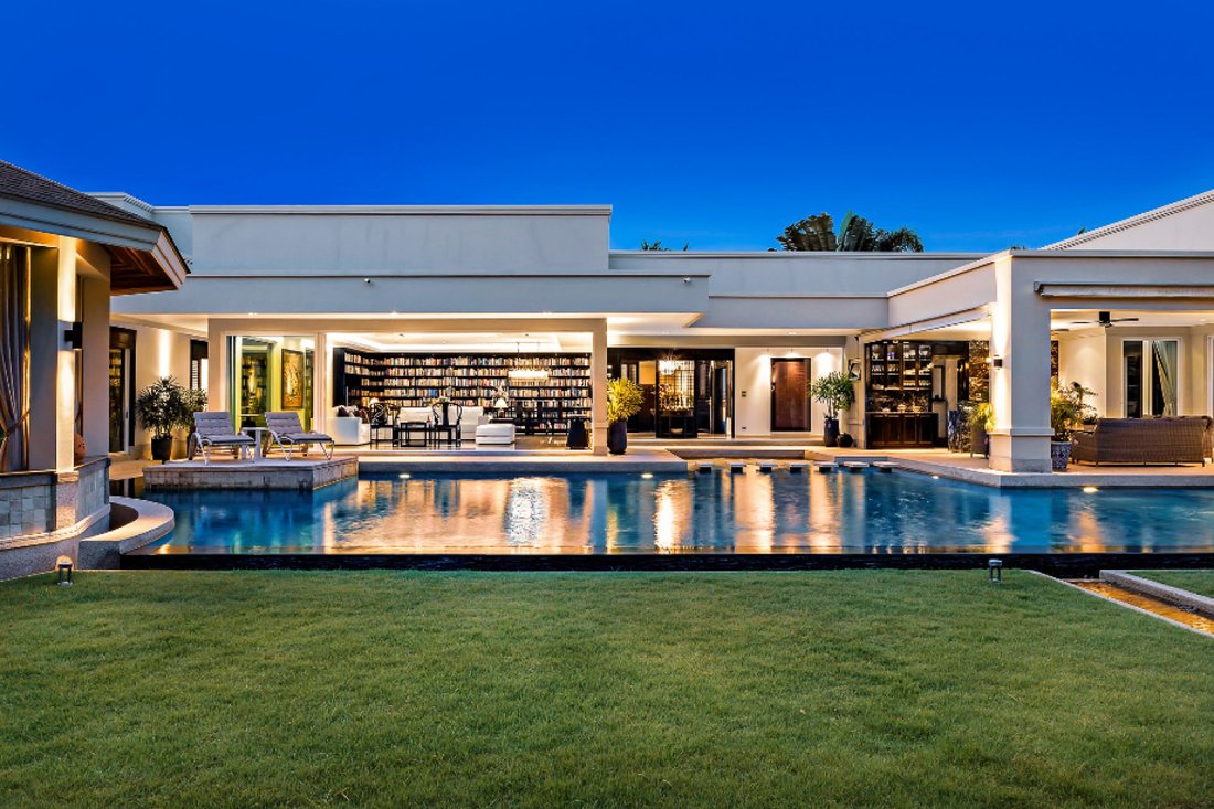 Villa in Pong, Chon Buri, Thailand 1 - 14791498
