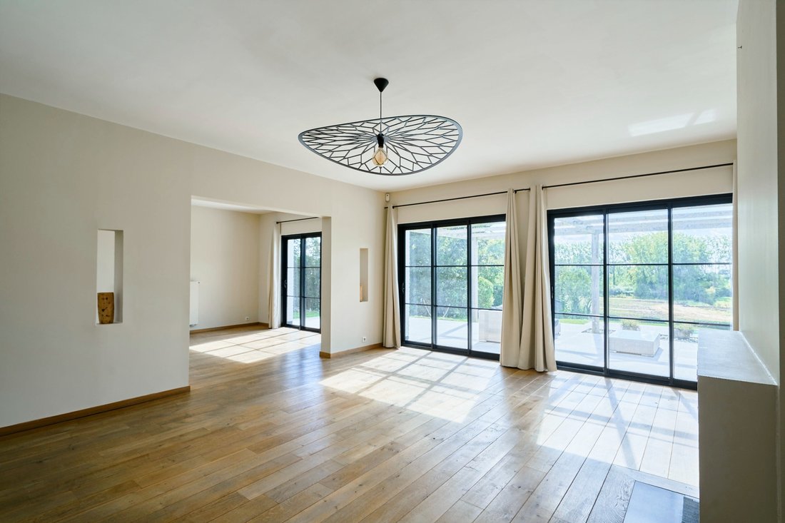 House In Bondues, Hauts De France, France For Sale (14789302)