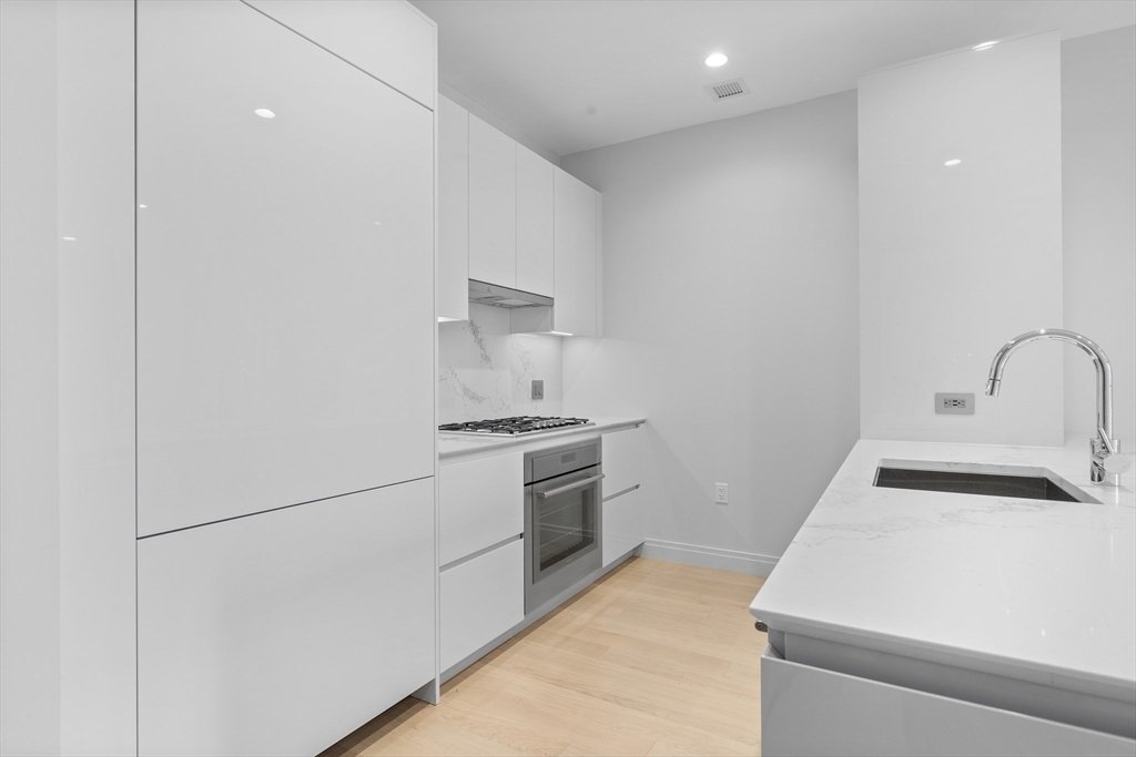 Condo in Boston, Massachusetts, United States 4 - 14789010
