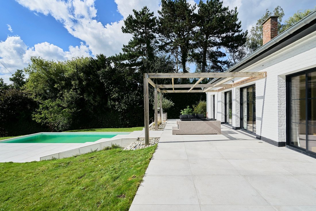 House In Bondues, Hauts De France, France For Sale (14789302)