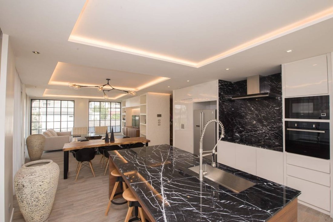 Condo in Phra Khanong Nuea, Bangkok, Thailand 2 - 13879177