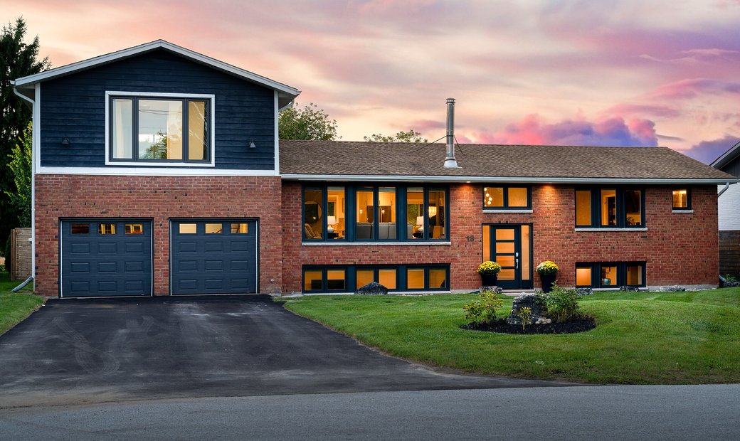 Bungalow, Pool, Legal Suite In Creemore, Ontario, Canada For Sale