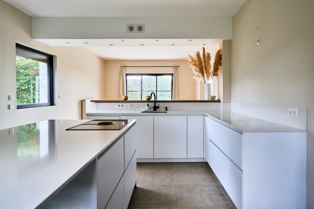 House In Bondues, Hauts De France, France For Sale (14789302)