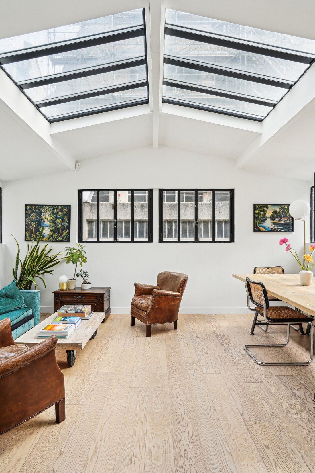 Family Apartment In Paris, île De France, France For Sale (14791255)