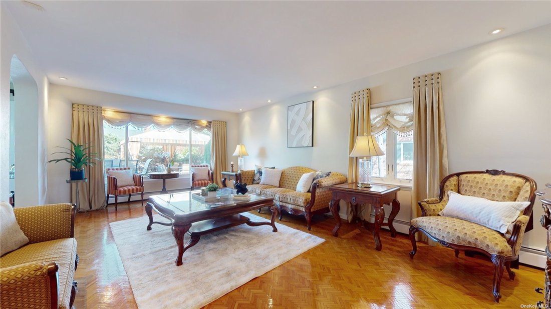 House Bayside In New York, New York, United States For Sale (14788964)