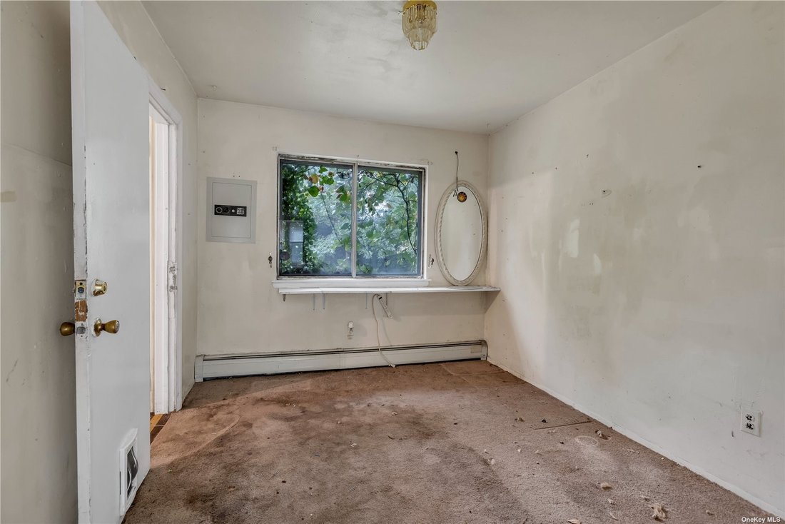 House Nesconset In Nesconset, New York, United States For Sale (14788970)