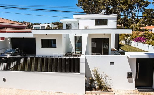 House in Corroios, Setubal, Portugal 1