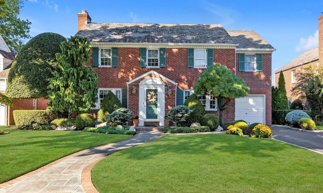 House Garden City In Garden City, New York, United States For Sale