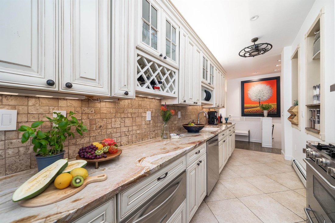 285 8th St, Jc, Downtown, Nj, 07302 In Jersey City, New Jersey, United