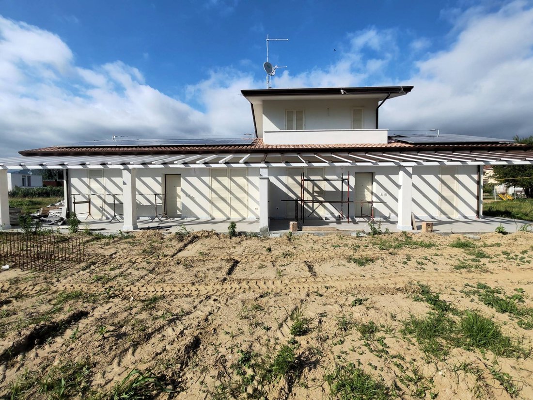 House in Marina di Massa Centro, Massa, Italy 4 - 14793944