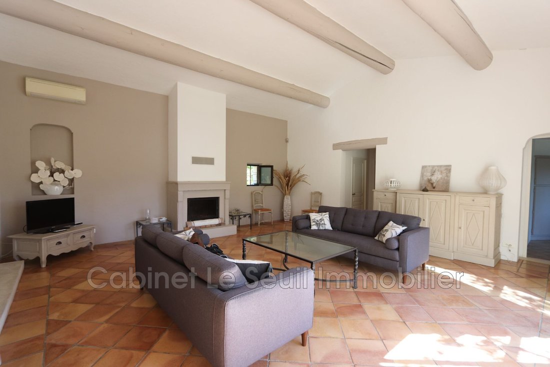 Villa in Gordes, Provence-Alpes-Côte d'Azur, France 3 - 14792549