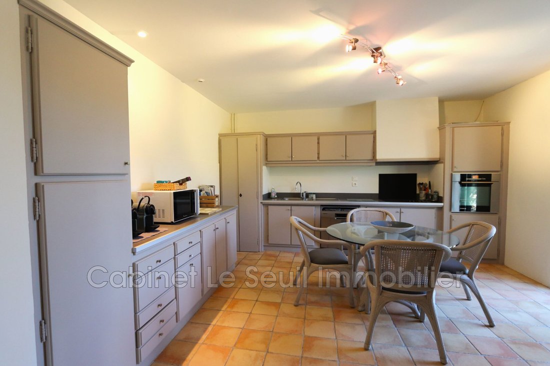 Villa in Gordes, Provence-Alpes-Côte d'Azur, France 4 - 14792549