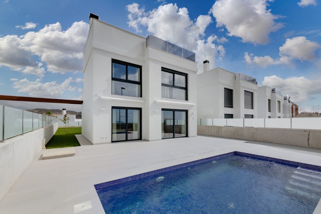 Villa in el Campello, Valencian Community, Spain 1 - 12983772