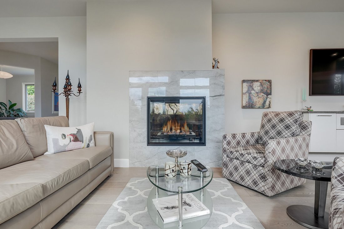 House in North Saanich, British Columbia, Canada 2 - 14792774