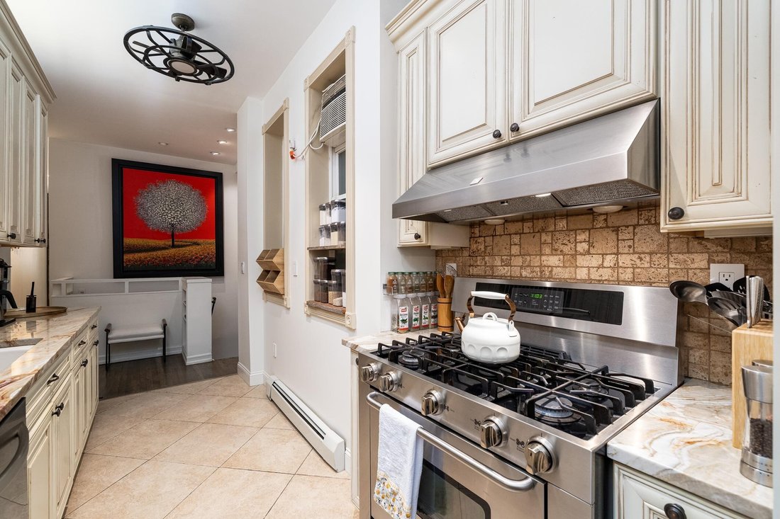 285 8th St, Jc, Downtown, Nj, 07302 In Jersey City, New Jersey, United