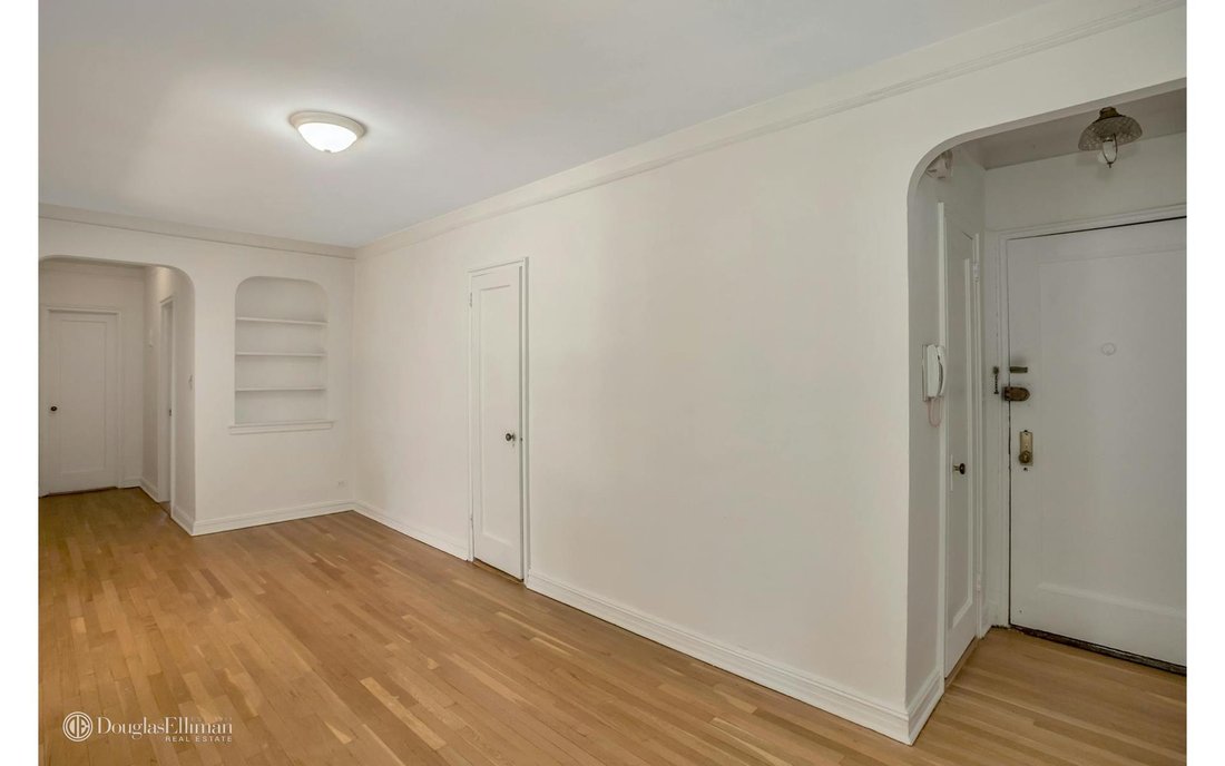 Coop Queens In Queens, Ny, United States For Sale (14792799)