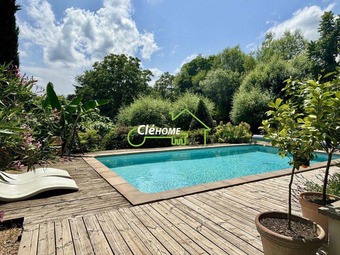 Lentilly Contemporaine In Lentilly, Auvergne Rhône Alpes, France For