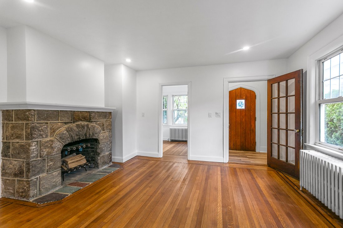 8 Bedrooms Multi Family (2 4 Units) In Harrison, New York, United