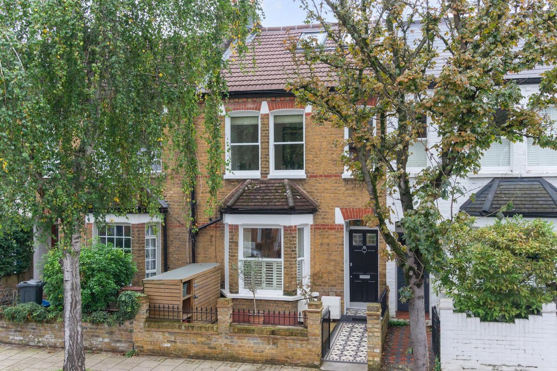 4 Bedroom Terraced House For Sale In London In London, England, United